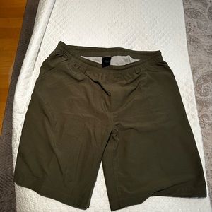 The North Face TNF hiking, rafting, outdoor, sports shorts swimming Large